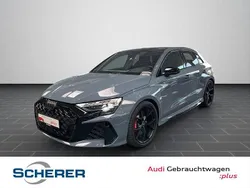 Kemoragrau metallic (metallic) Gebraucht 2024 Audi RS3 Sportback Comfort Kleinwagen | 64.990 € (Fairer Preis)