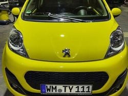 Gelb Gebraucht 2013 Peugeot 107 Kleinwagen | 4.000 € (Guter Preis)