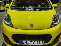 Gelb Gebraucht 2013 Peugeot 107 Kleinwagen | 4.000 € (Guter Preis)