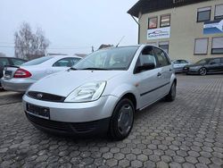 Silber Gebraucht 2004 Ford Fiesta Futura Limousine | 2.290 € (Fairer Preis)