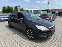 Schwarz Gebraucht 2010 Ford Focus Limousine | 1.800 € (Fairer Preis)