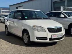 Candyweiss Gebraucht 2009 Skoda Fabia Classic Kleinwagen | 790 € (Fairer Preis)