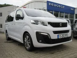 Weiß Gebraucht 2023 Peugeot Traveller Active Van / Kleinbus | 47.990 € (Teuer)