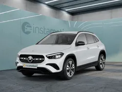 Weiß Gebraucht 2023 Mercedes GLA250 Progressive SUV | 39.700 € (Fairer Preis)