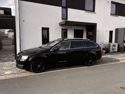 Schwarz Gebraucht 2015 Skoda Octavia Elegance Kombi | 11.250 € (Fairer Preis)