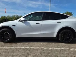 Weiß Gebraucht 2022 Tesla Model Y SUV | 39.000 € (Fairer Preis)