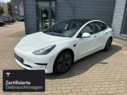 Weiß Gebraucht 2021 Tesla Model 3 Limousine | 27.800 € (Teuer)