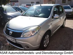 Grau Gebraucht 2008 Dacia Sandero Lauréate Kleinwagen | 1.480 € (Fairer Preis)