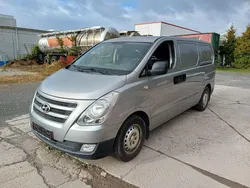 Grau Gebraucht 2017 Hyundai H-1 Van / Kleinbus | 17.000 € (Fairer Preis)