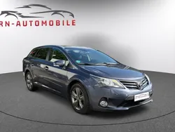 New grayish blue metallic Gebraucht 2014 Toyota Avensis Comfort Kombi | 9.490 € (Etwas zu teuer)