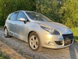 Platingrau Gebraucht 2011 Renault Scénic III Dynamique Van / Kleinbus | 3.790 € (Superpreis)