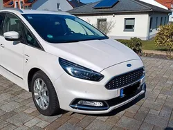 Weiß Gebraucht 2018 Ford S-MAX Vignale Van / Kleinbus | 18.000 € (Fairer Preis)