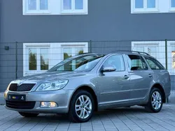 Bezova capuccino/capuccino bei Gebraucht 2011 Skoda Octavia Elegance Kombi | 8.990 € (Guter Preis)