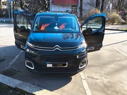 Schwarz Gebraucht 2018 Citroën Berlingo Feel Van / Kleinbus | 14.200 € (Guter Preis)