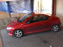Rot Gebraucht 2001 Peugeot 206 CC Cabrio | 600 € (Fairer Preis)