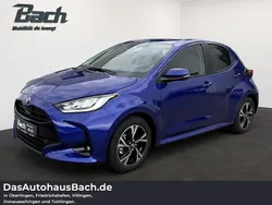 Blau Neu 2025 Toyota Yaris Hybrid Comfort Limousine | 27.490 € (Etwas zu teuer)