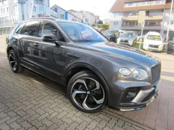 Grau Gebraucht 2023 Bentley Bentayga SUV | 235.000 € (Fairer Preis)