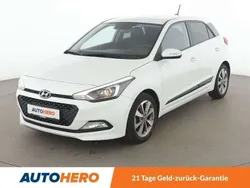 Polar white / sol Gebraucht 2016 Hyundai i20 YES! Kleinwagen | 11.200 € (Fairer Preis)