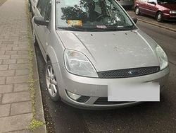 Grau Gebraucht 2005 Ford Fiesta Kleinwagen | 1.300 € (Guter Preis)