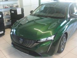 Olivgrün Gebraucht 2024 Peugeot 308 Allure Kleinwagen | 22.500 € (Superpreis)