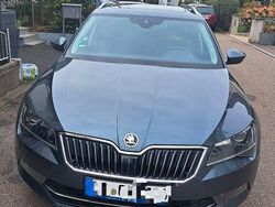 Grau Gebraucht 2019 Skoda Superb LAURIN & KLEMENT Kombi | 19.499 € (Guter Preis)