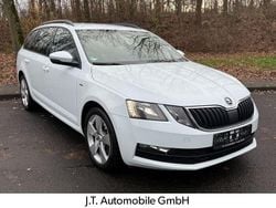 Weiß Gebraucht 2018 Skoda Octavia Clever Kombi | 9.999 € (Fairer Preis)