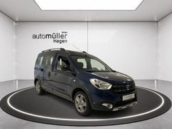 Blau cosmos Gebraucht 2018 Dacia Dokker Celebration Van | 8.999 € (Guter Preis)