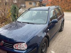 Blau Gebraucht 2004 VW Golf IV Kombi | 1.550 € (Guter Preis)