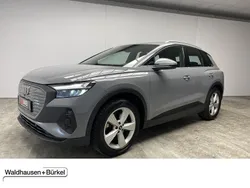 Grau Gebraucht 2022 Audi Q4 e-tron Comfort SUV | 25.950 € (Fairer Preis)
