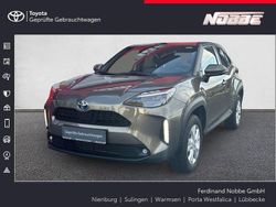 Gold Gebraucht 2023 Toyota Yaris Cross Team SUV | 24.900 € (Etwas zu teuer)