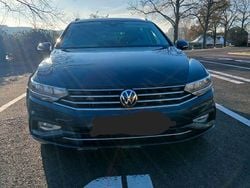 Blau Gebraucht 2022 VW Passat Business Kombi | 19.990 € (Guter Preis)