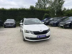 Bila candy/candyweiss Gebraucht 2019 Skoda Octavia Style Kombi | 13.999 € (Guter Preis)