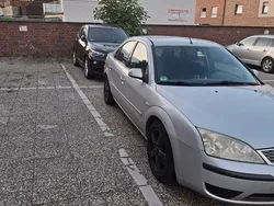 Silber Gebraucht 2001 Ford Mondeo Ghia Limousine | 1.750 € (Fairer Preis)