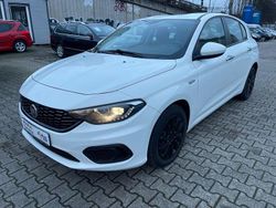Weiß Gebraucht 2017 Fiat Tipo Limousine | 8.490 € (Etwas zu teuer)