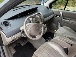 Beige Gebraucht 2004 Renault Scénic II Van / Kleinbus | 1.990 € (Teuer)