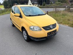 Gelb Gebraucht 2008 VW Fox Basis Kleinwagen | 1.899 € (Fairer Preis)