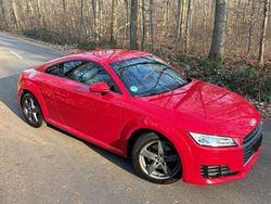 Rot Gebraucht 2016 Audi TT Design Coupé | 21.900 €