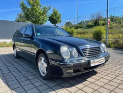 Schwarz Gebraucht 2000 Mercedes E320 Avantgarde Kombi | 11.500 € (Teuer)