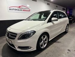 Weiß Gebraucht 2013 Mercedes B180 AMG Van / Kleinbus | 8.990 € (Fairer Preis)
