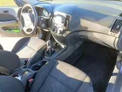 Silber Gebraucht 2012 Hyundai i30 Kleinwagen | 3.350 €