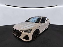 Gletscherweiß metallic Gebraucht 2022 Audi e-tron Black Edition SUV | 42.085 € (Fairer Preis)