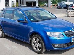 Blau Gebraucht 2014 Skoda Octavia Ambition Kombi | 10.800 € (Fairer Preis)