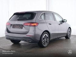 Grau Gebraucht 2024 Mercedes B220 Advanced Van / Kleinbus | 35.990 € (Guter Preis)