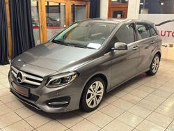 Grau Gebraucht 2016 Mercedes B200 Van / Kleinbus | 11.990 € (Guter Preis)