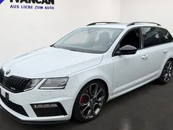 Moonweiss metallic Gebraucht 2019 Skoda Octavia RS Kombi | 22.990 € (Etwas zu teuer)