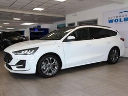 Weiß Gebraucht 2024 Ford Focus ST-Line X Limousine | 25.990 € (Fairer Preis)