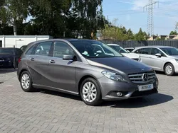 Grau Gebraucht 2012 Mercedes B180 Van / Kleinbus | 10.099 € (Fairer Preis)
