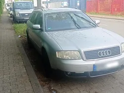 Silber Gebraucht 2002 Audi A6 Kombi | 2.000 € (Fairer Preis)