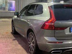 Grau Gebraucht 2020 Volvo XC60 R-Design SUV | 27.000 € (Guter Preis)