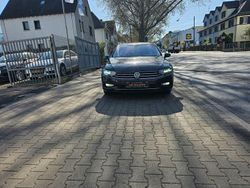 Grau Gebraucht 2020 VW Passat Business Kombi | 14.900 € (Fairer Preis)